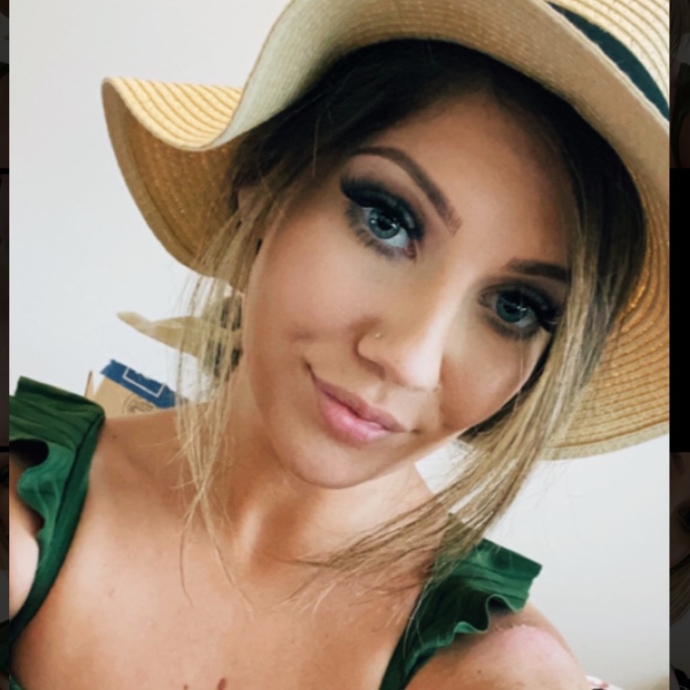 Meet your Posher, Tiffany